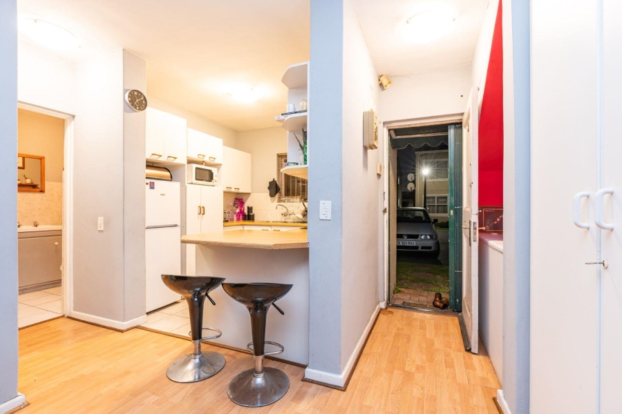 To Let 1 Bedroom Property for Rent in Kenilworth Western Cape
